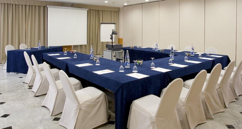 Hotel Nh Ciutat De Reus Zewnętrze zdjęcie