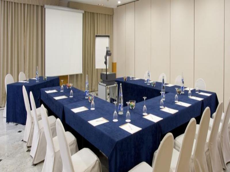 Hotel Nh Ciutat De Reus Zewnętrze zdjęcie