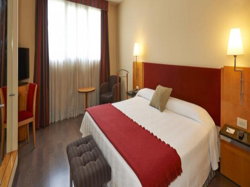 Hotel Nh Ciutat De Reus Zewnętrze zdjęcie
