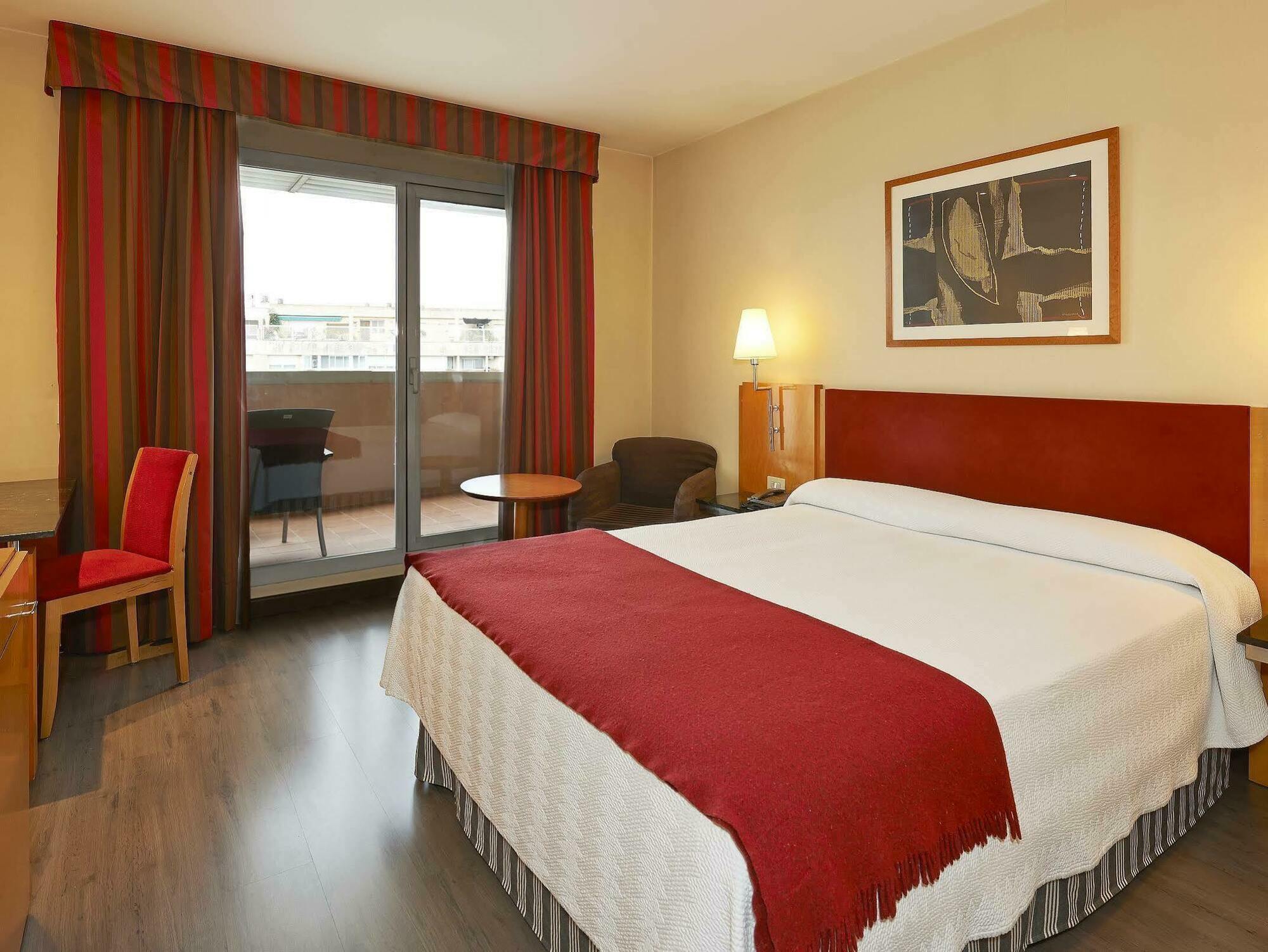 Hotel Nh Ciutat De Reus Zewnętrze zdjęcie